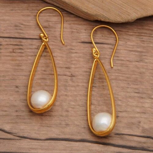 Modern Oval Gold-Plated Brass Cultured Pearl Dangle Earrings 'Trendy Flair' Modern Oval Gold-Plated Brass Cultured Pearl Dangle Earrings 'Trendy Flair'