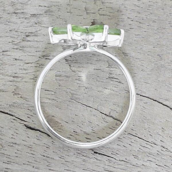Peridot and Sterling Silver Floral Ring from India 'Sparkling Daisy' Peridot and Sterling Silver Floral Ring from India 'Sparkling Daisy'