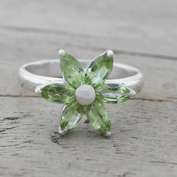 Peridot and Sterling Silver Floral Ring from India 'Sparkling Daisy' Peridot and Sterling Silver Floral Ring from India 'Sparkling Daisy'